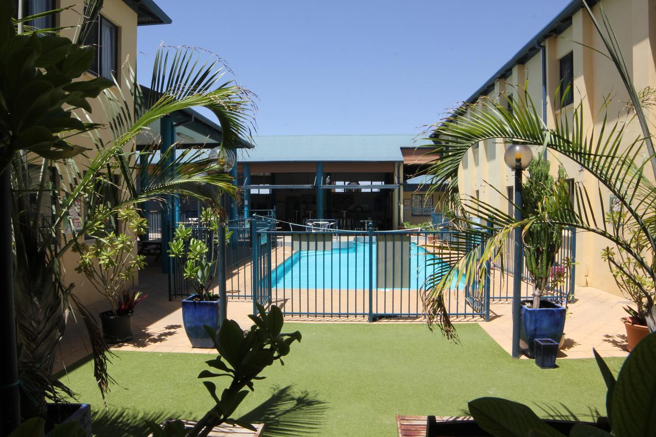 بيت شباب Ningaloo Club Backpackers كورال باي المظهر الخارجي الصورة